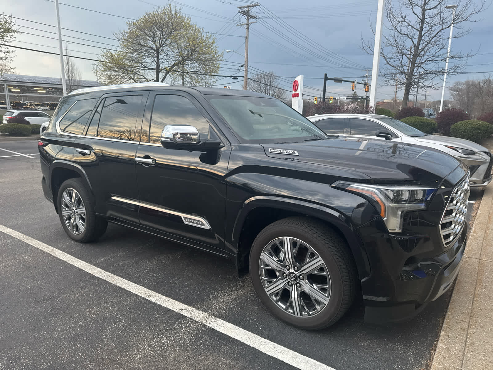 Used 2025 Toyota Sequoia Capstone image 2