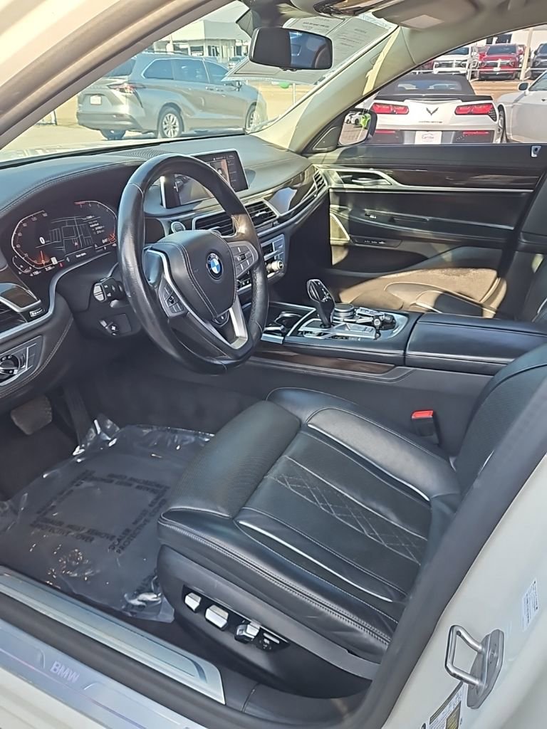 Used 2022 BMW 740i xDrive w/ Premium Package AWD/4WD image 12