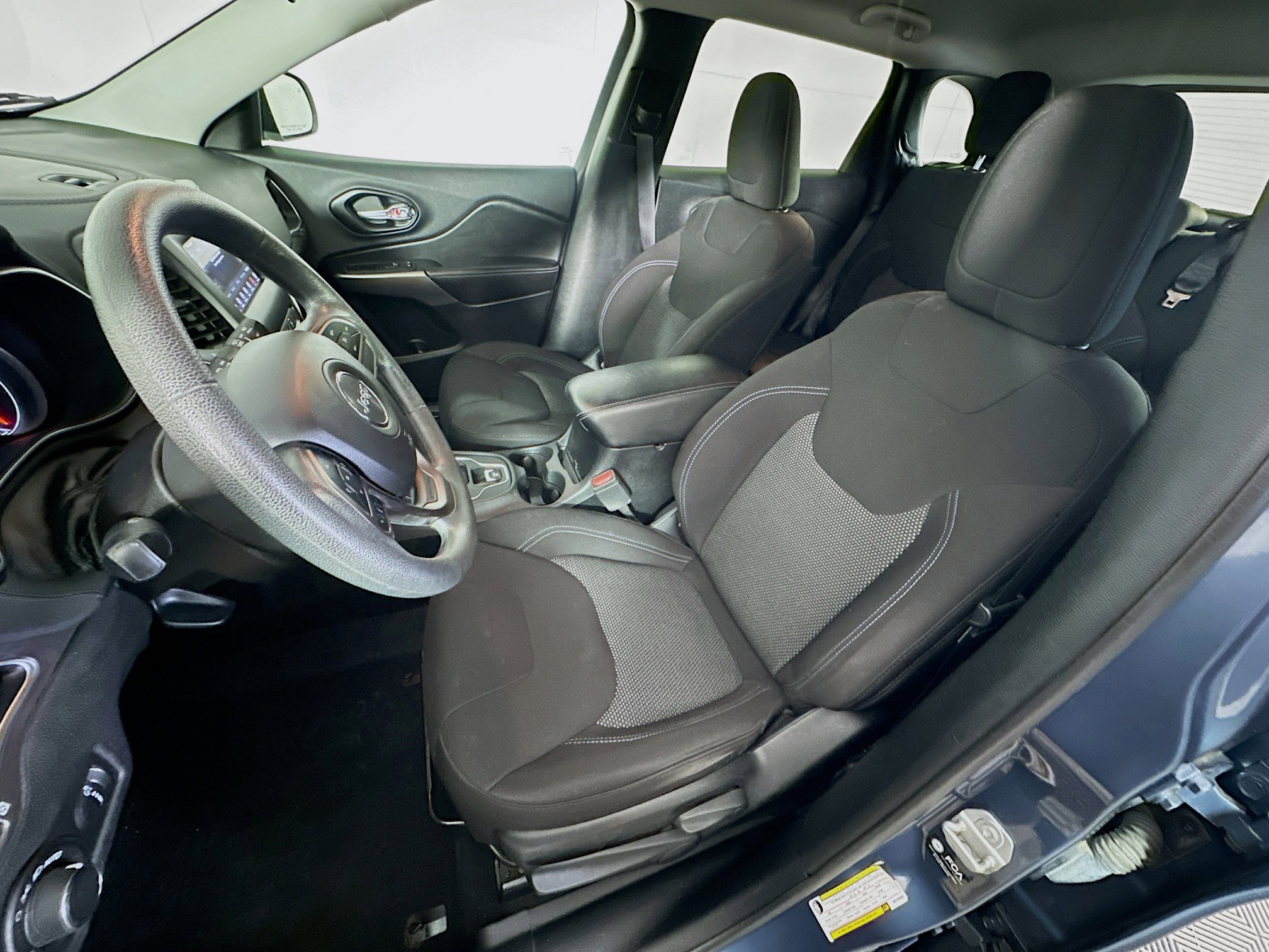 Used 2021 Jeep Cherokee Latitude image 13