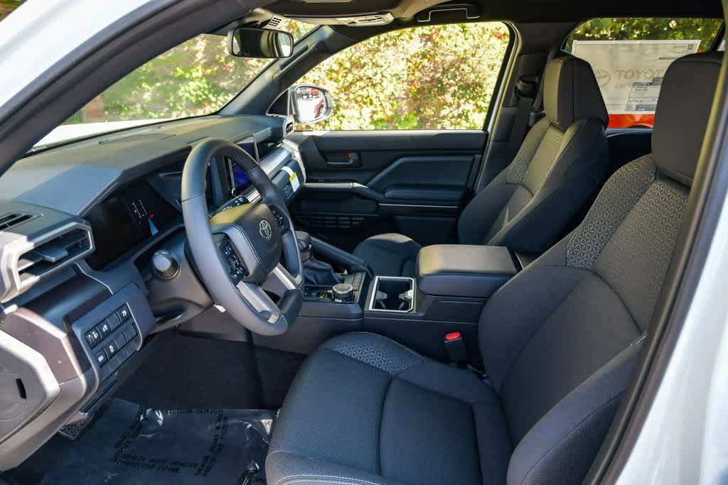 New 2025 Toyota 4Runner SR5 AWD/4WD image 18