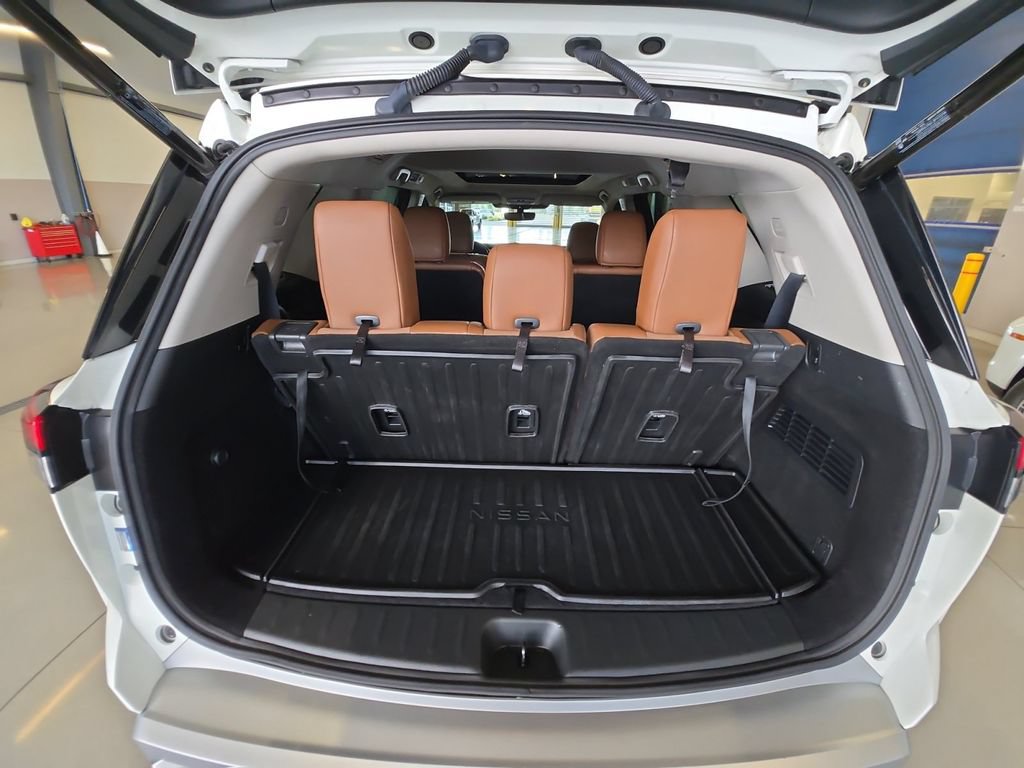 Used 2023 Nissan Pathfinder Platinum AWD/4WD image 23