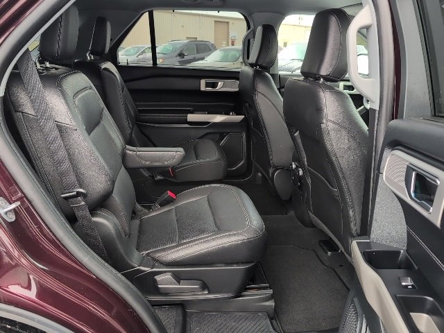 Used 2022 Ford Explorer Limited w/ Equipment Group 301A image 28
