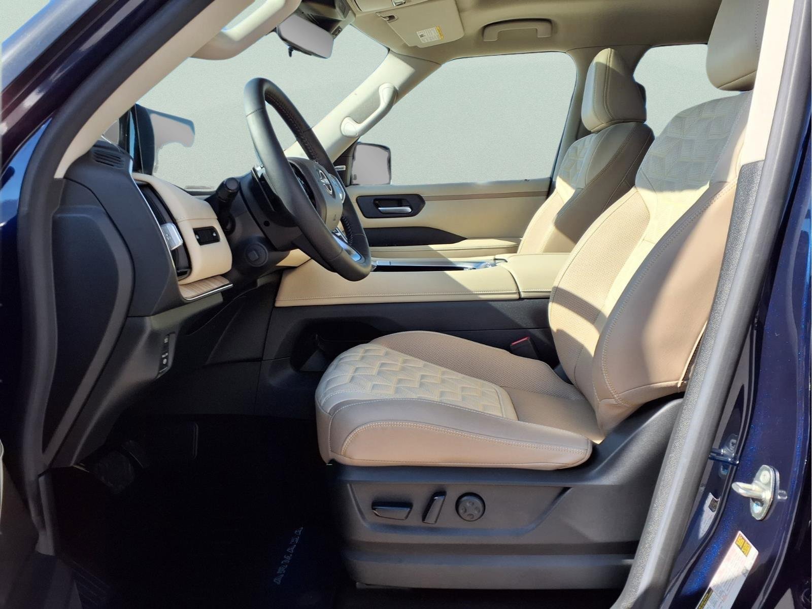 New 2025 Nissan Armada Platinum image 10