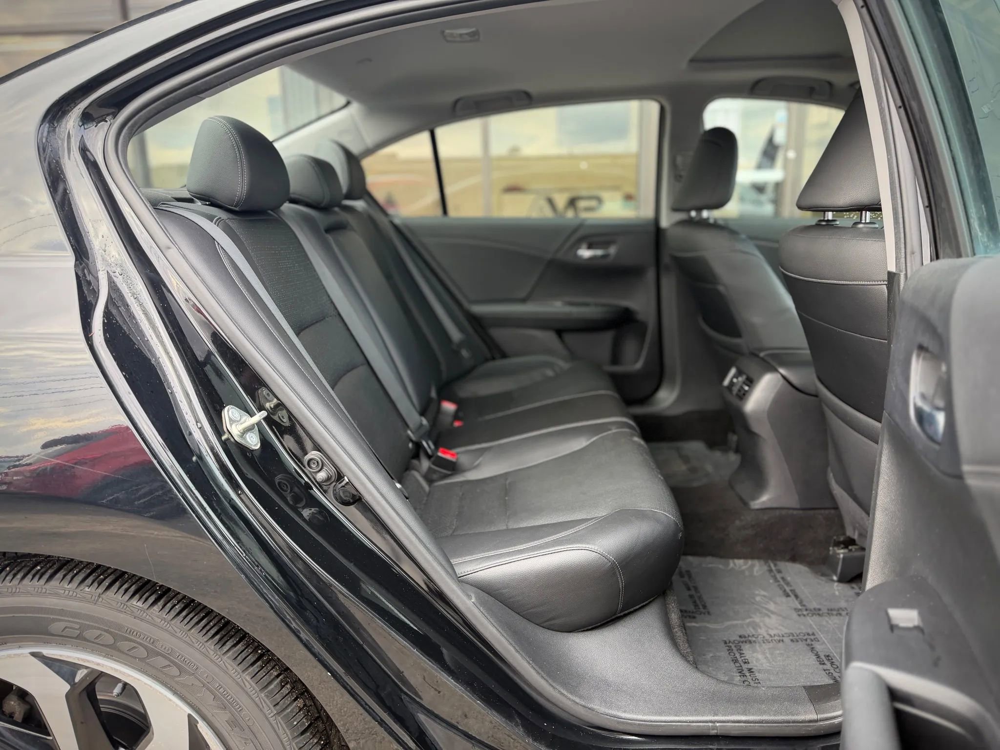 Used 2017 Honda Accord EX-L image 16