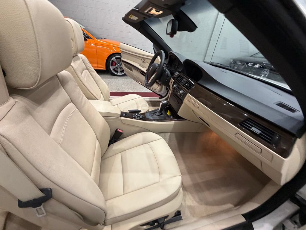 Used 2010 BMW 328i Convertible RWD image 32