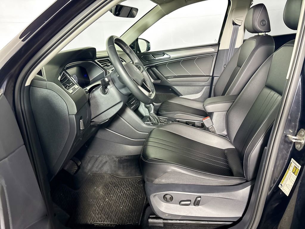 Certified 2022 Volkswagen Tiguan SE image 11