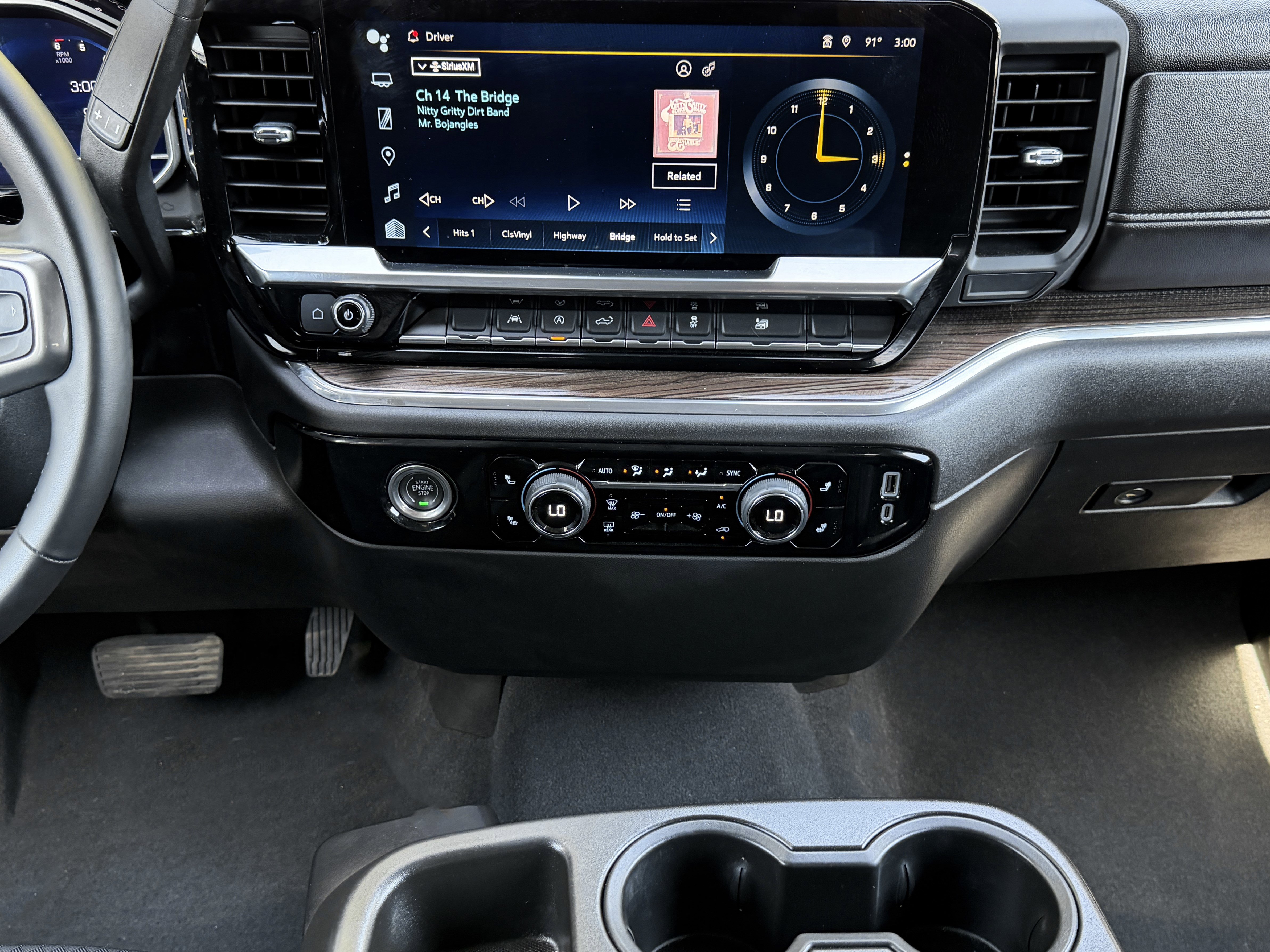 Used 2023 Chevrolet Silverado 1500 LT AWD/4WD image 9