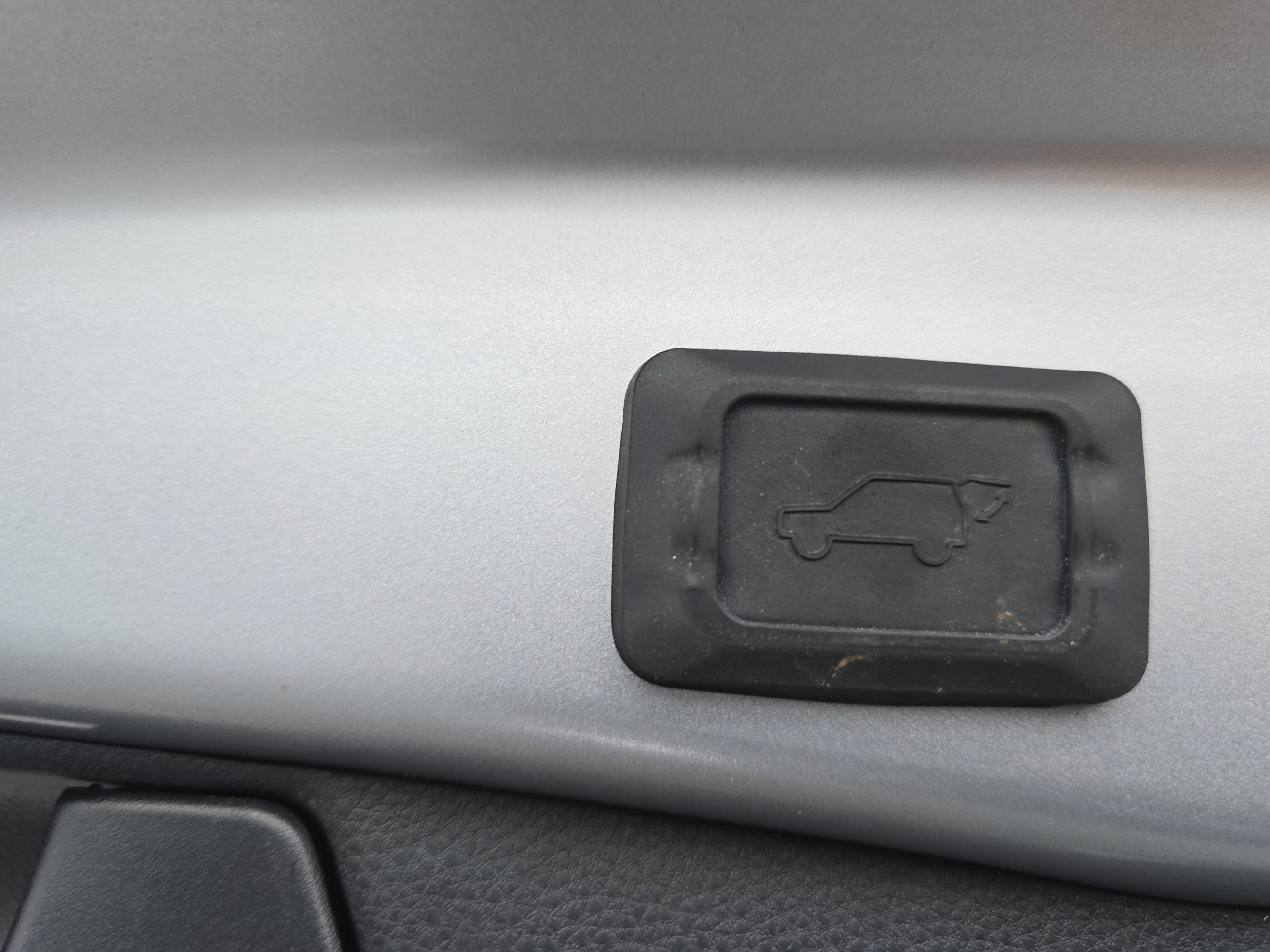 Used 2025 Toyota RAV4 XLE image 14