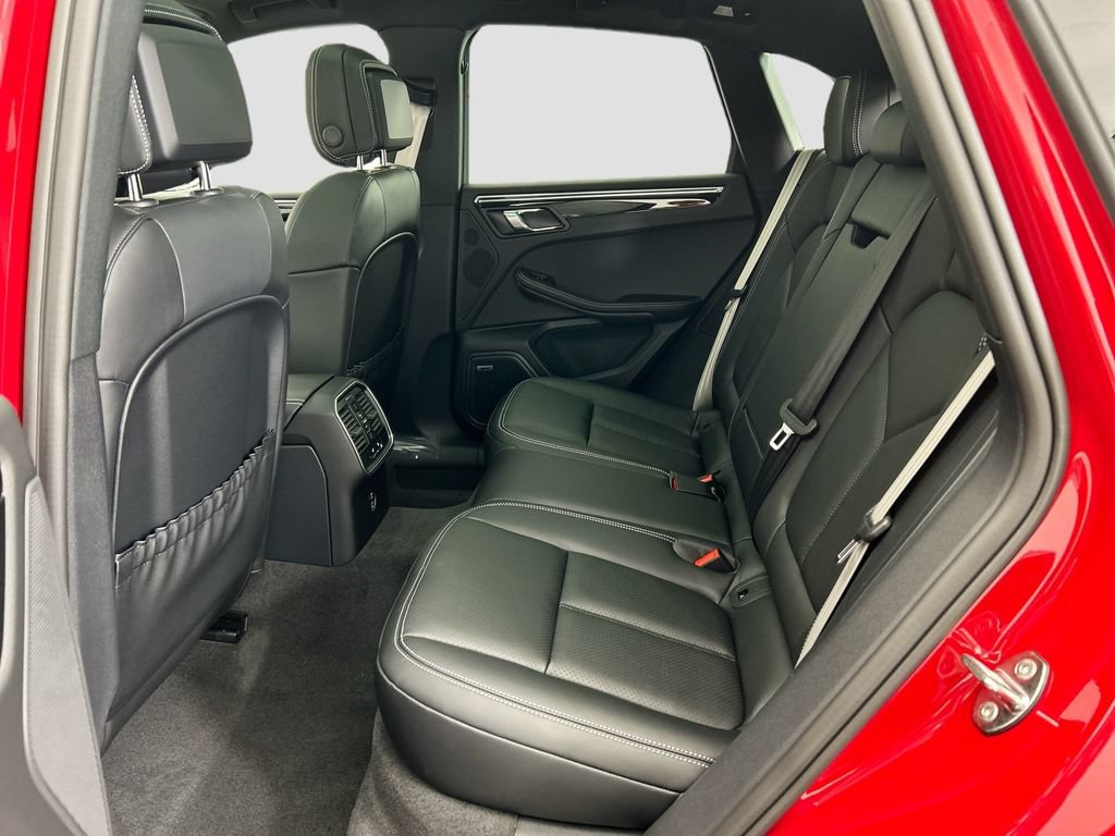 Used 2026 Porsche Macan AWD/4WD image 19
