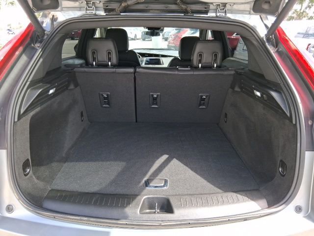 Used 2023 Cadillac XT4 Luxury w/ Cold Weather Package image 6