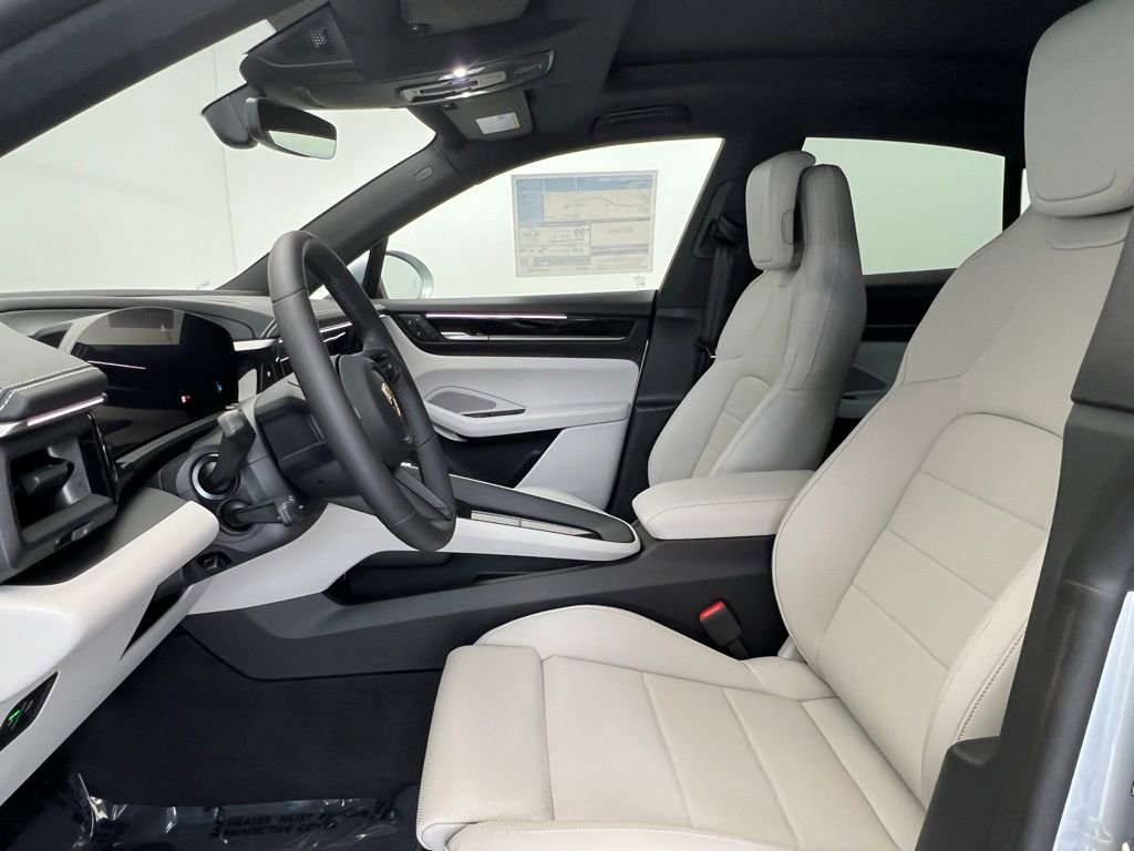 New 2025 Porsche Macan Electric image 5