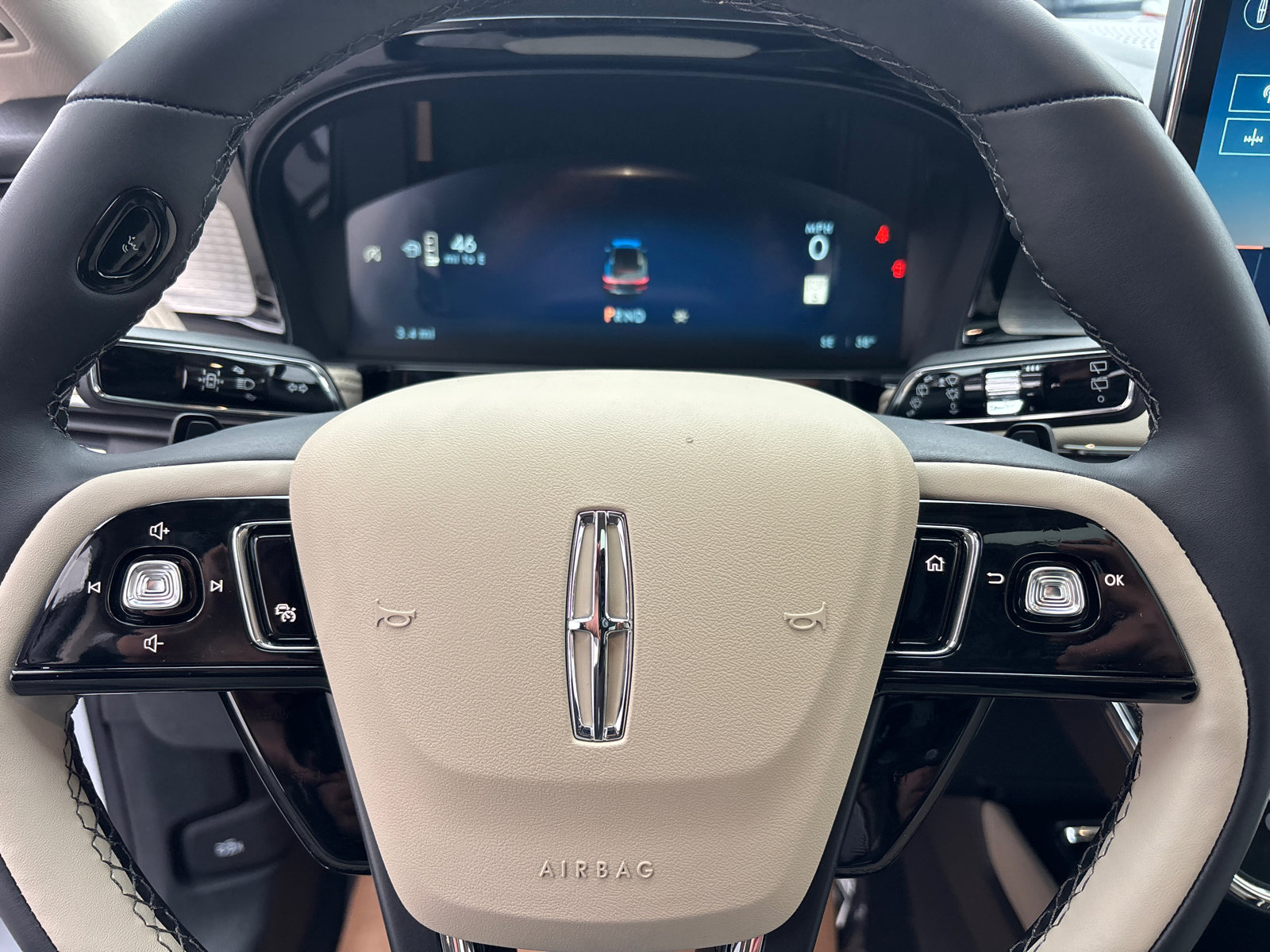 New 2026 Lincoln Corsair Premiere image 16