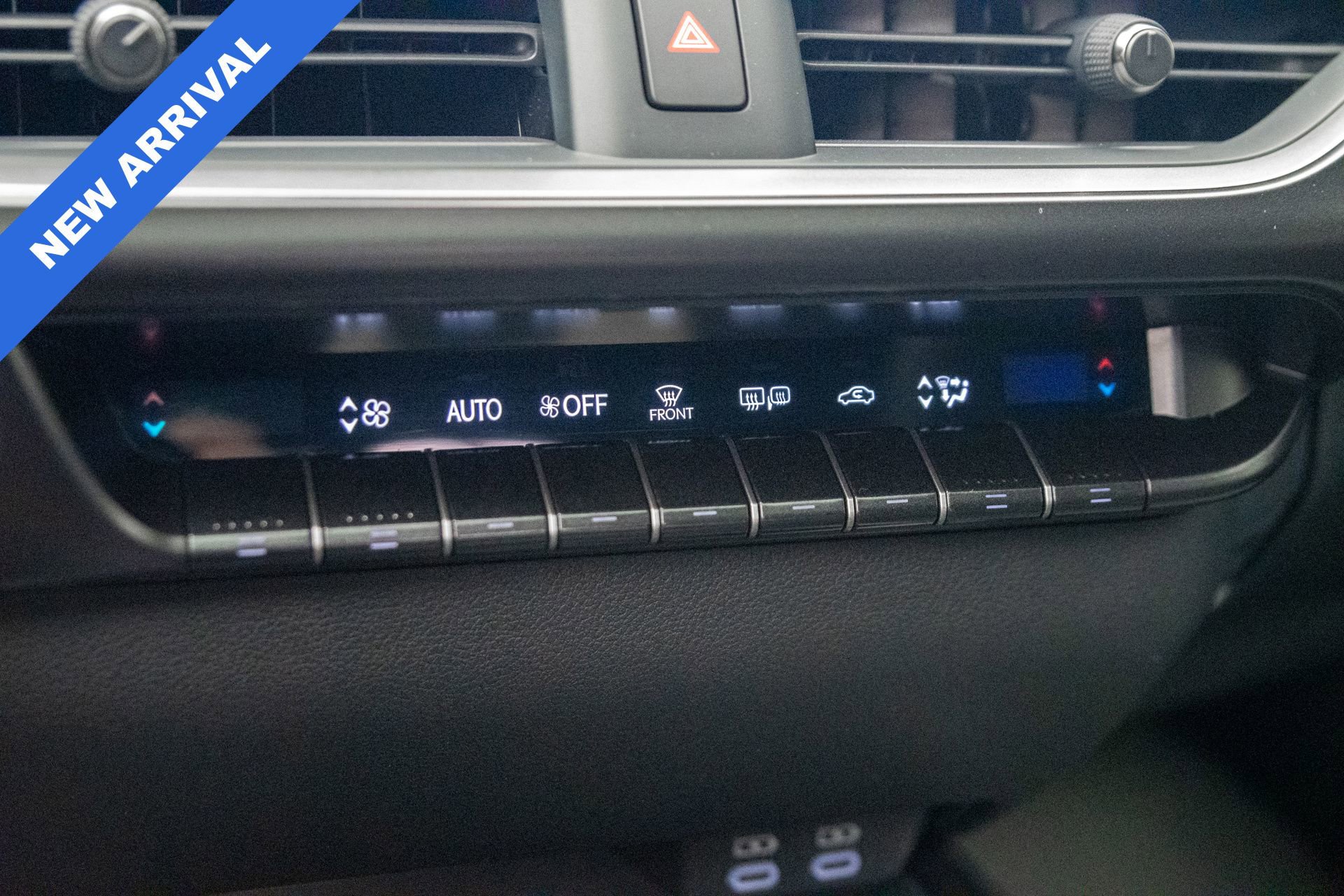 Used 2023 Lexus UX 250h AWD w/ Premium Package image 23
