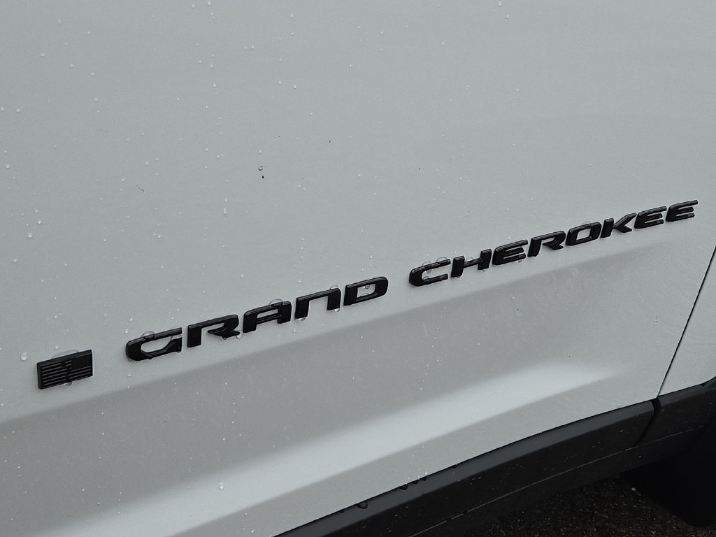 New 2026 Jeep Grand Cherokee Altitude AWD/4WD image 5