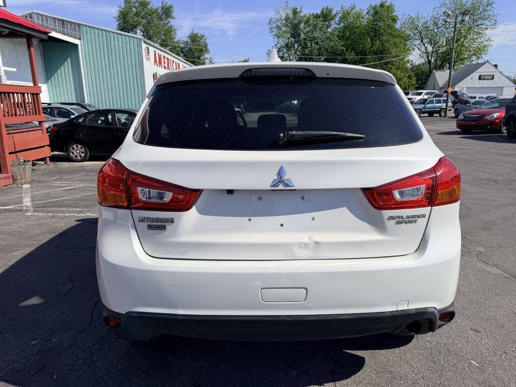 Used 2017 Mitsubishi Outlander Sport ES AWD/4WD image 4