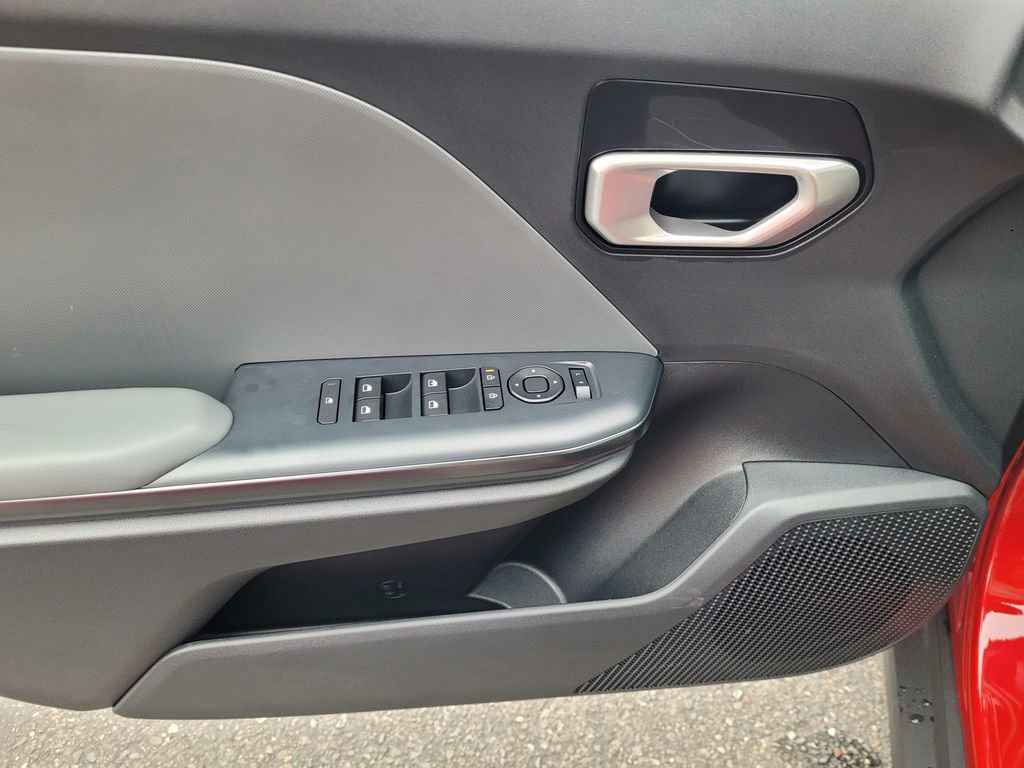 Used 2025 Kia K4 LXS image 24