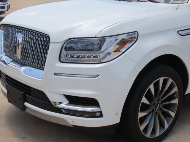 Used 2021 Lincoln Navigator L Reserve w/ Luxury Package AWD/4WD image 3