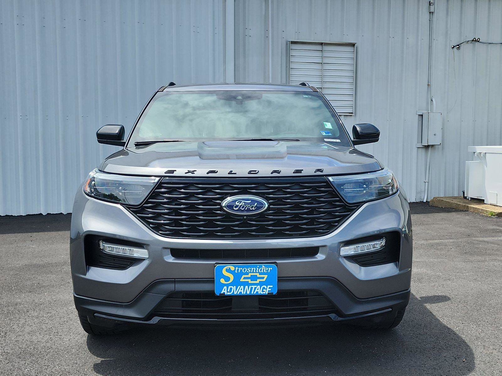 Used 2022 Ford Explorer ST-Line w/ Class IV Trailer Tow Package RWD image 8