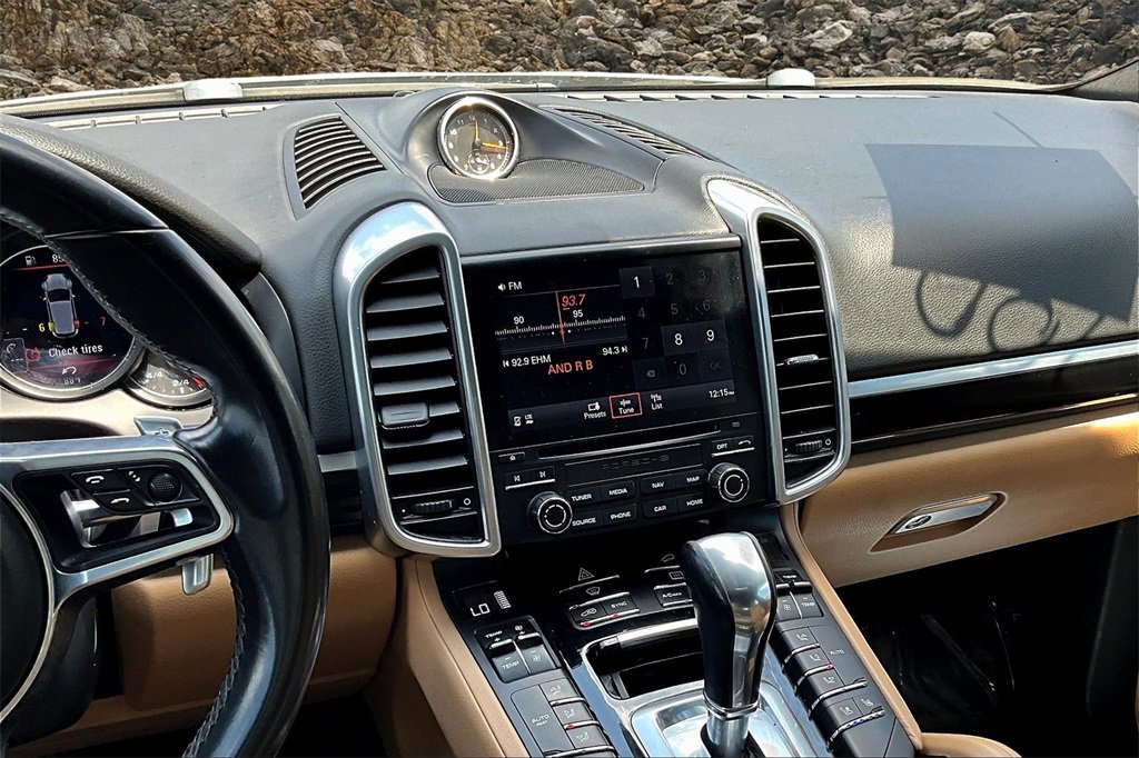 Used 2018 Porsche Cayenne Platinum Edition w/ Premium Package Plus image 6