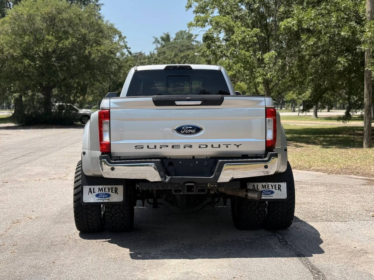 Used 2018 Ford F350 Lariat w/ Lariat Value Package AWD/4WD image 4