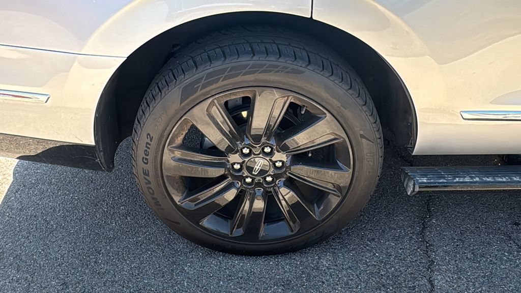 Used 2022 Lincoln Navigator Black Label AWD/4WD image 27