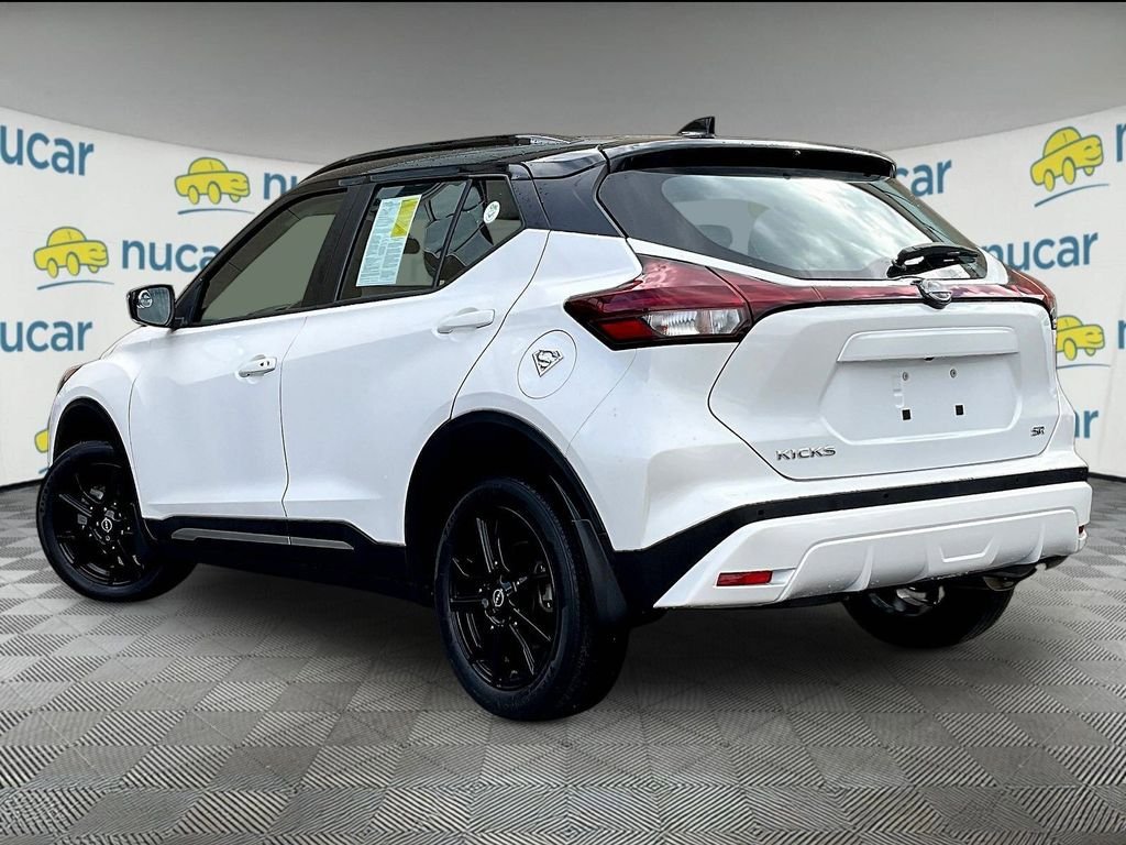 Used 2023 Nissan Kicks SR w/ SR Premium Package FWD image 4