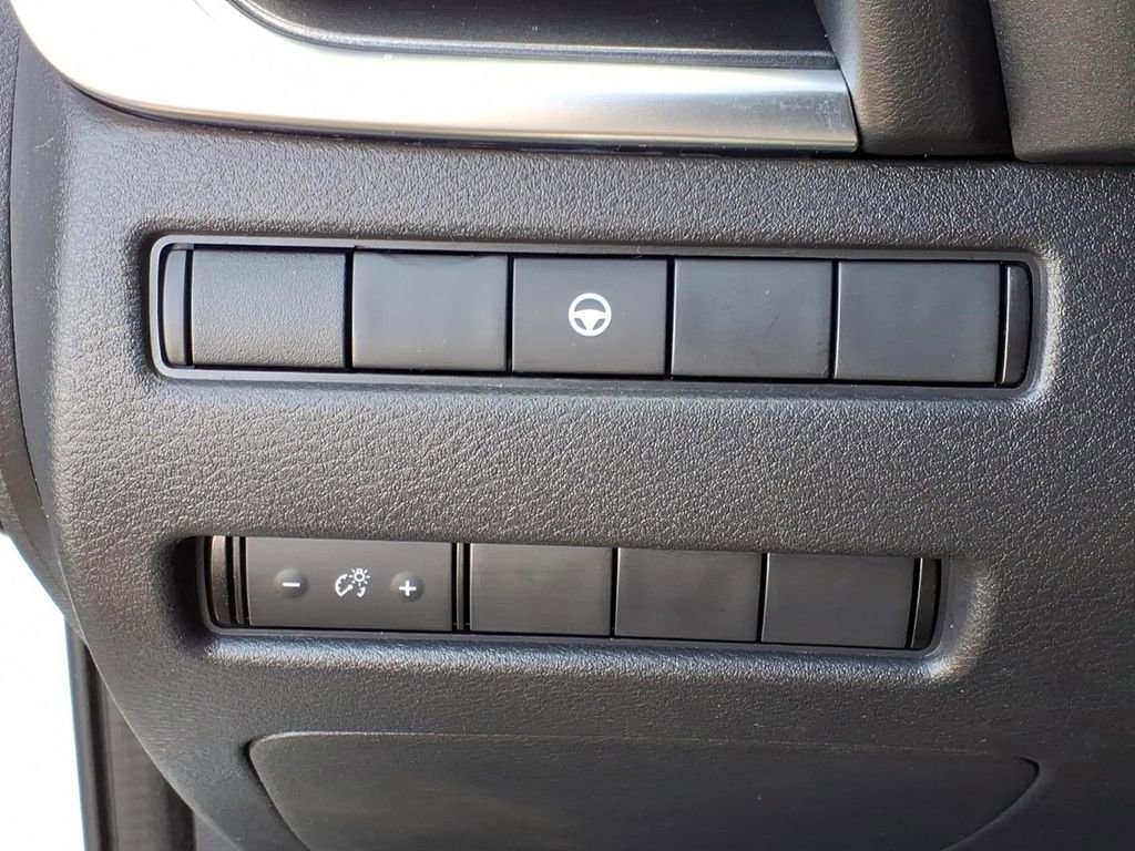 Used 2021 Nissan Rogue SV AWD/4WD image 17