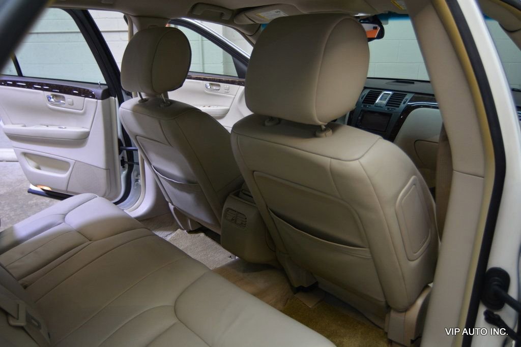 Used 2009 Cadillac DTS w/ Trunk Convenience Package FWD image 22