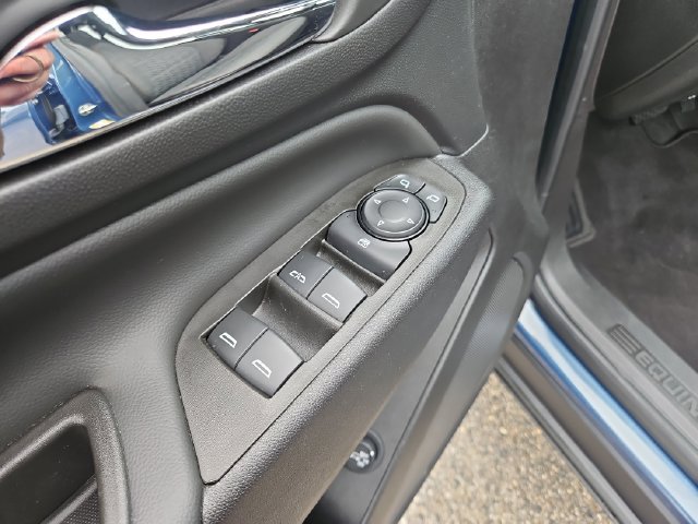 Used 2024 Chevrolet Equinox LT FWD image 11