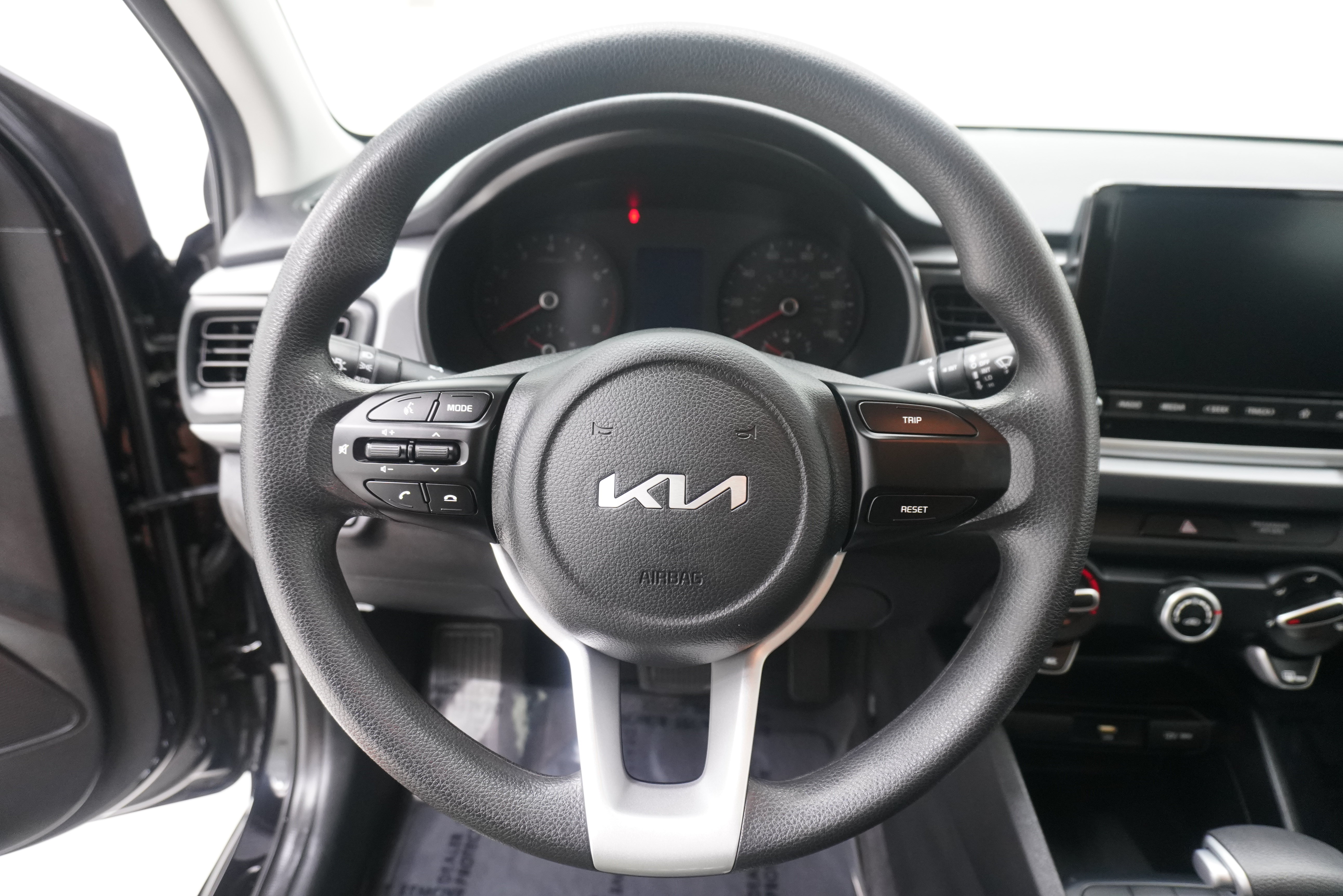 Used 2023 Kia Rio LX FWD image 15