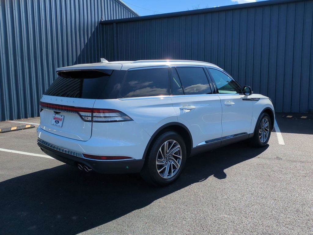 Used 2023 Lincoln Aviator 2WD image 6