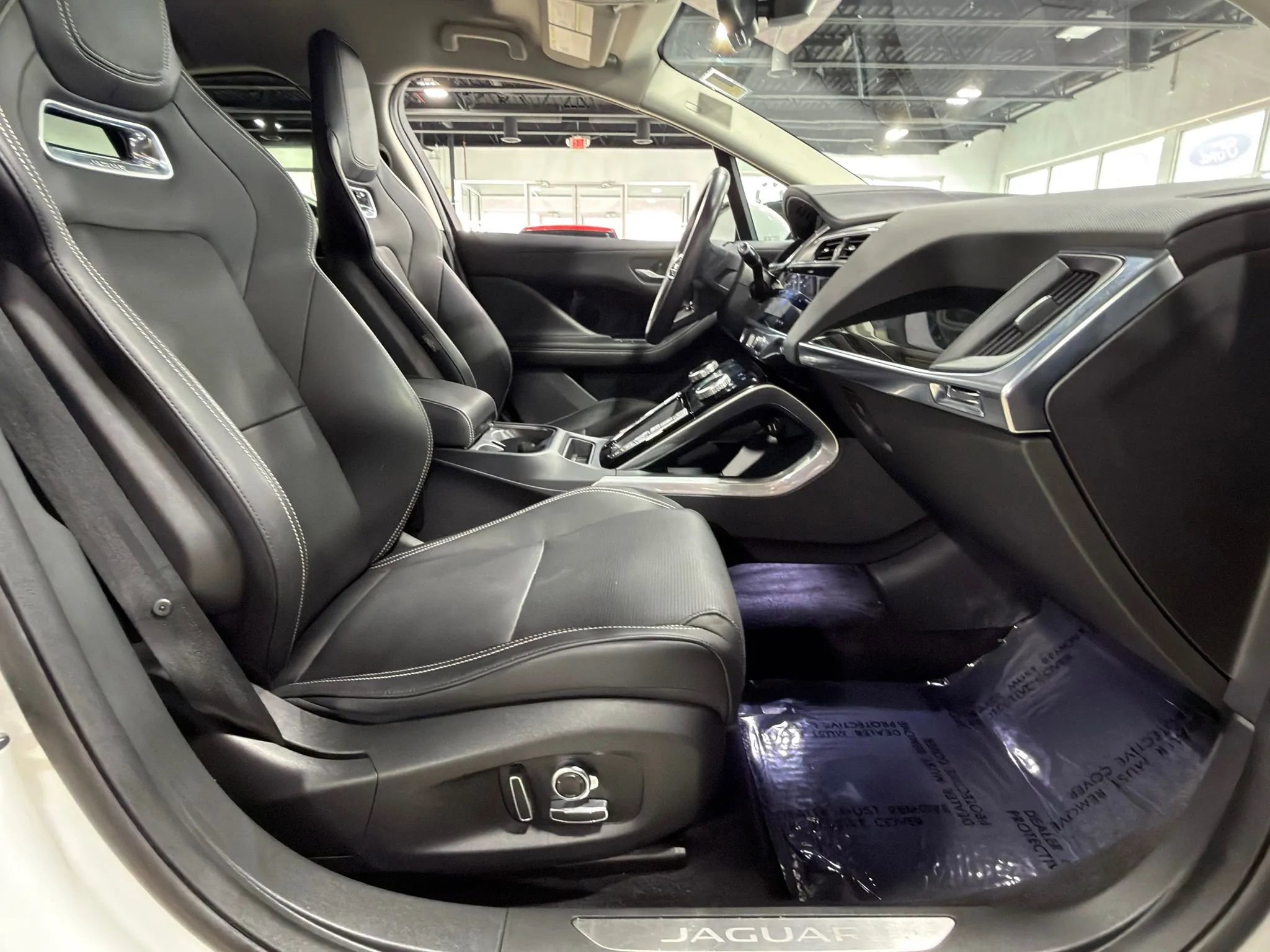 Used 2020 Jaguar I-PACE SE image 7