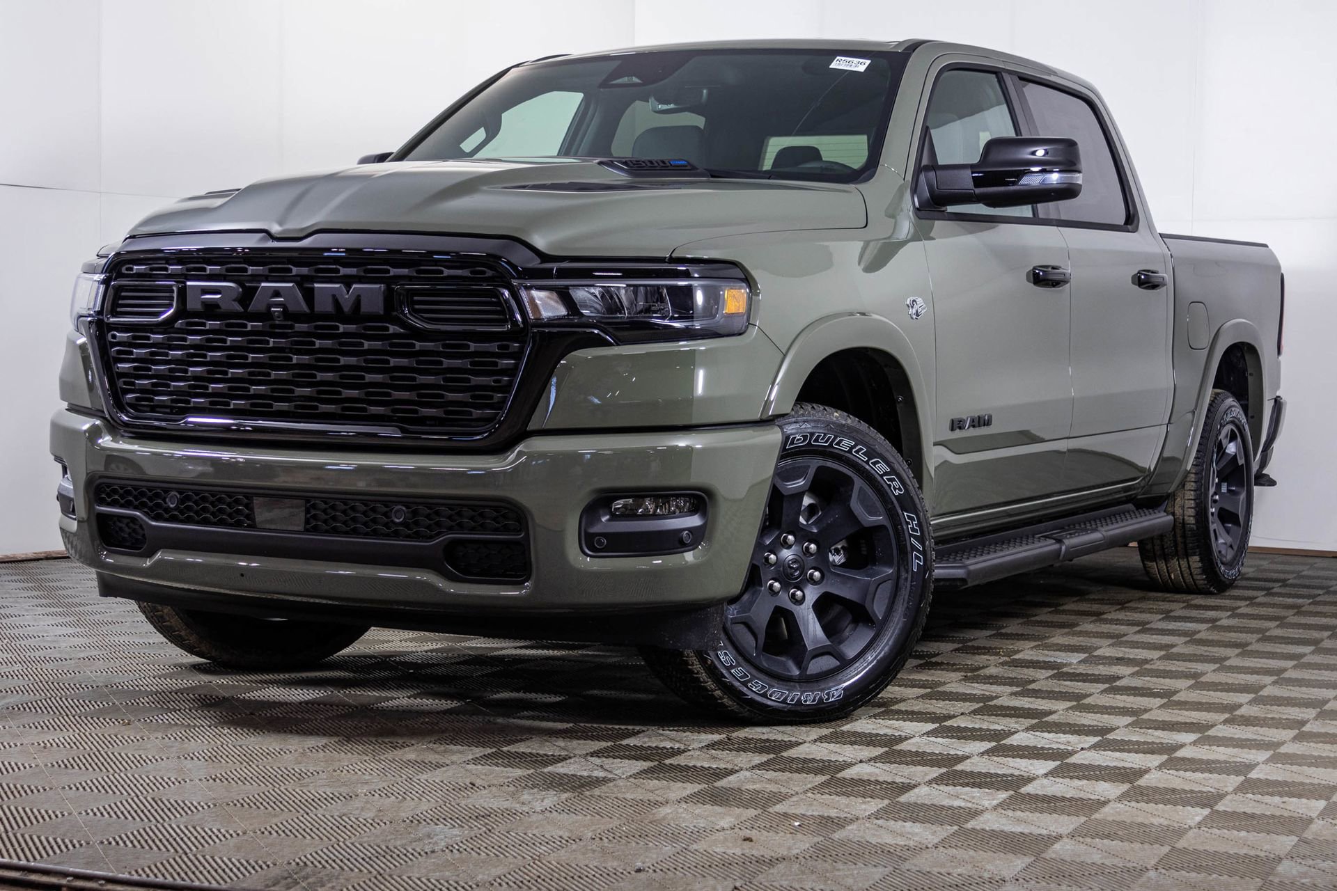 New 2026 RAM 1500 4x4 Crew Cab image 2