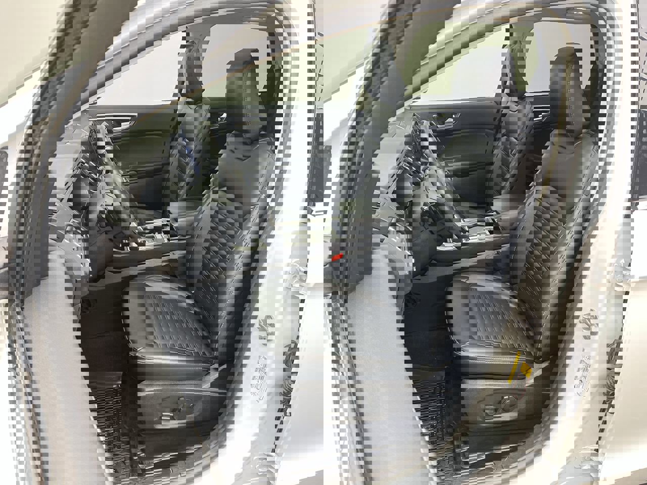 Used 2024 Ford Edge SEL w/ Convenience Package image 10