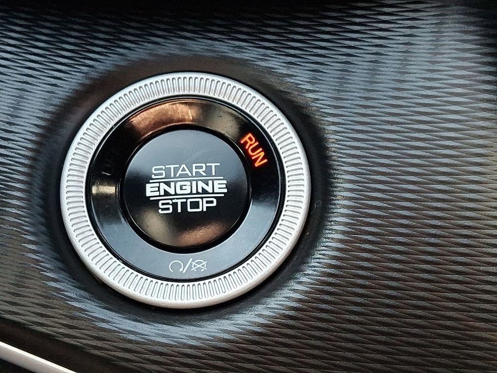 Used 2025 Jeep Grand Cherokee Altitude image 28