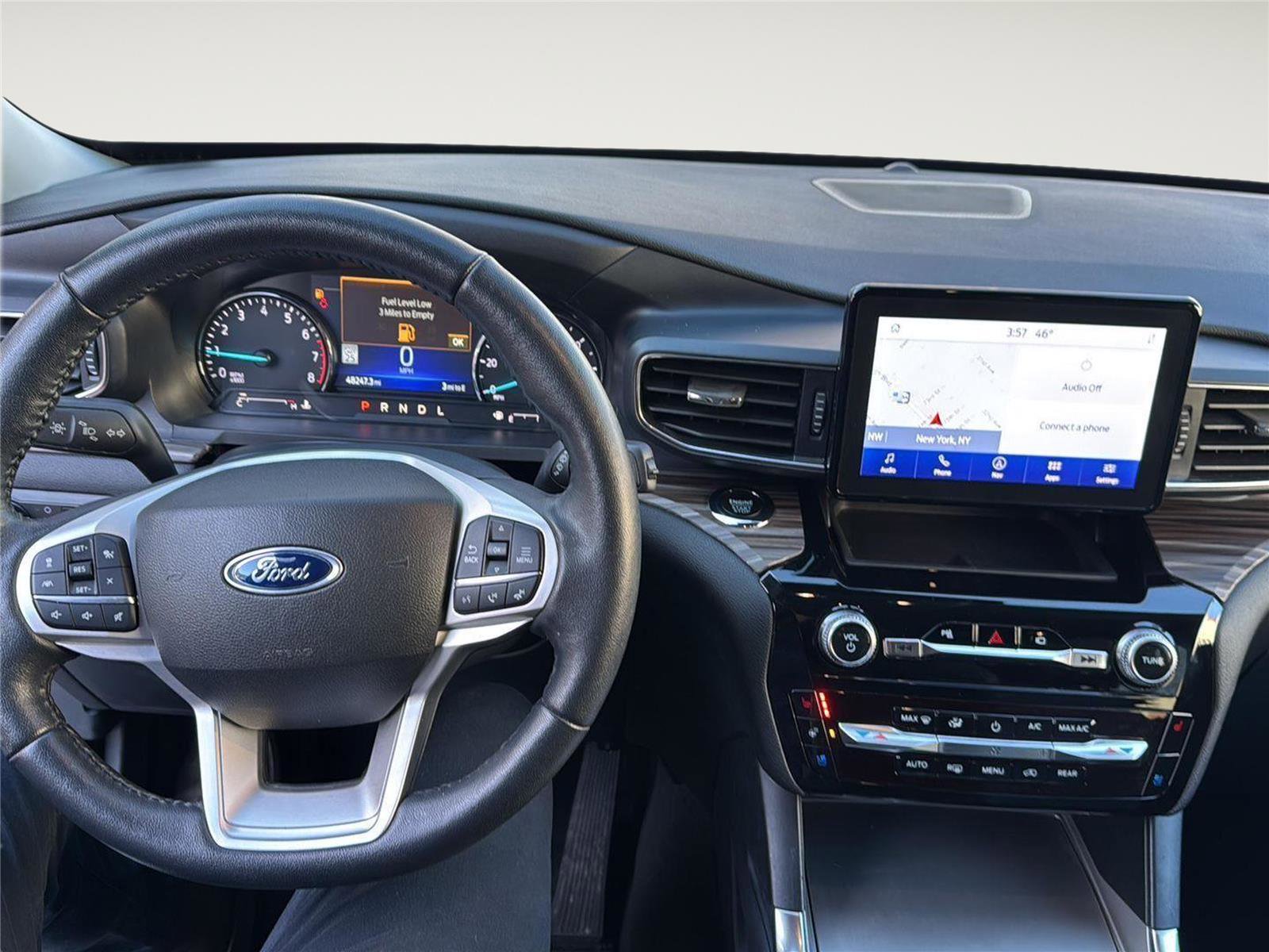 Used 2023 Ford Explorer Limited image 16