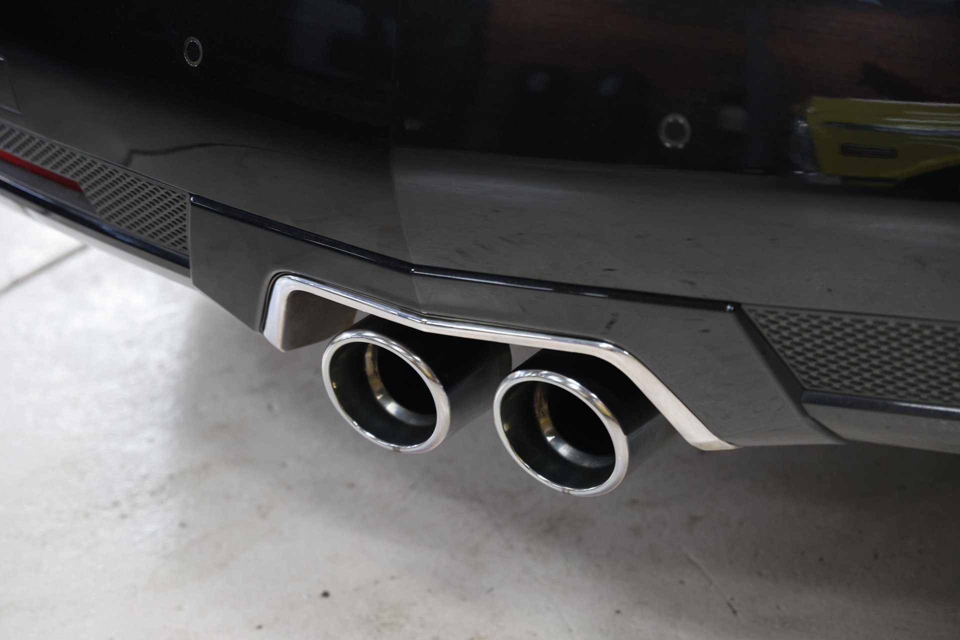Used 2014 Cadillac CTS V w/ Wood Trim Package RWD image 38