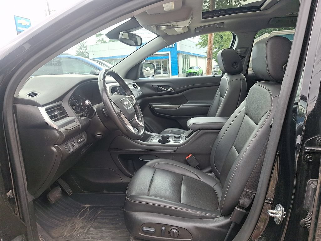 Used 2022 GMC Acadia SLT w/ Technology Package AWD/4WD image 14