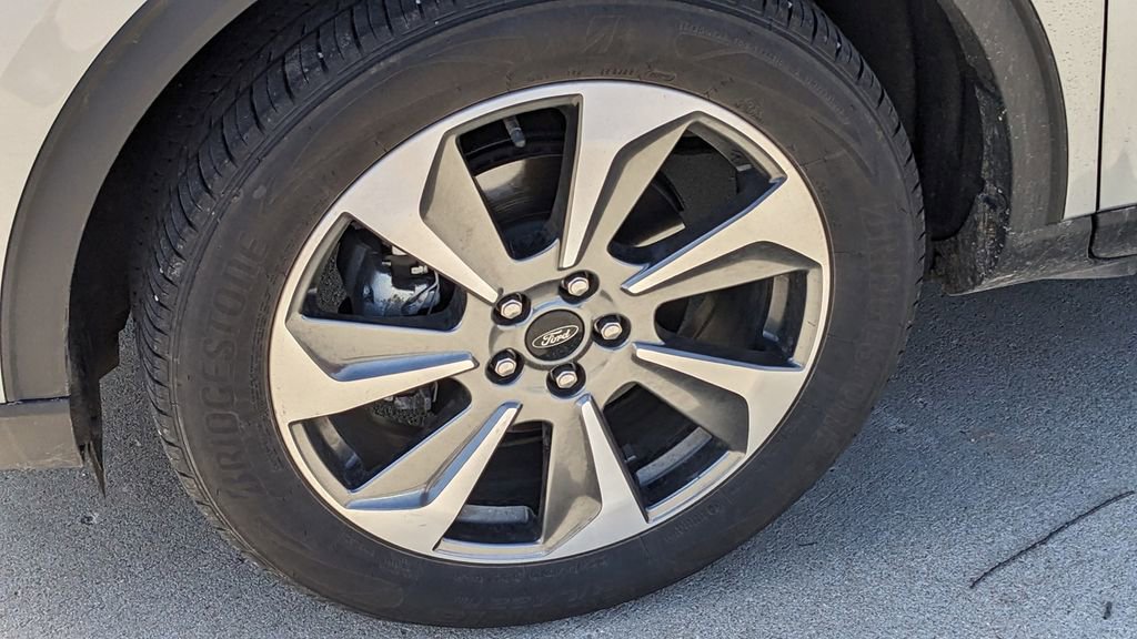 Used 2024 Ford Escape Platinum image 10