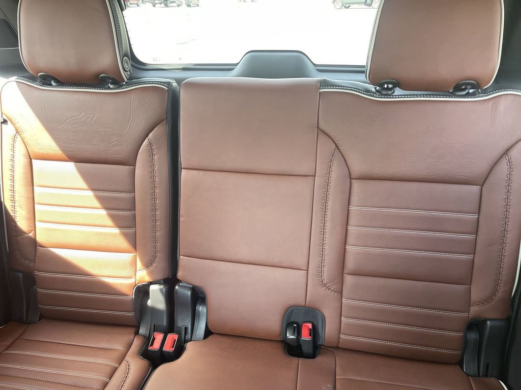 Used 2023 GMC Yukon Denali Ultimate image 31