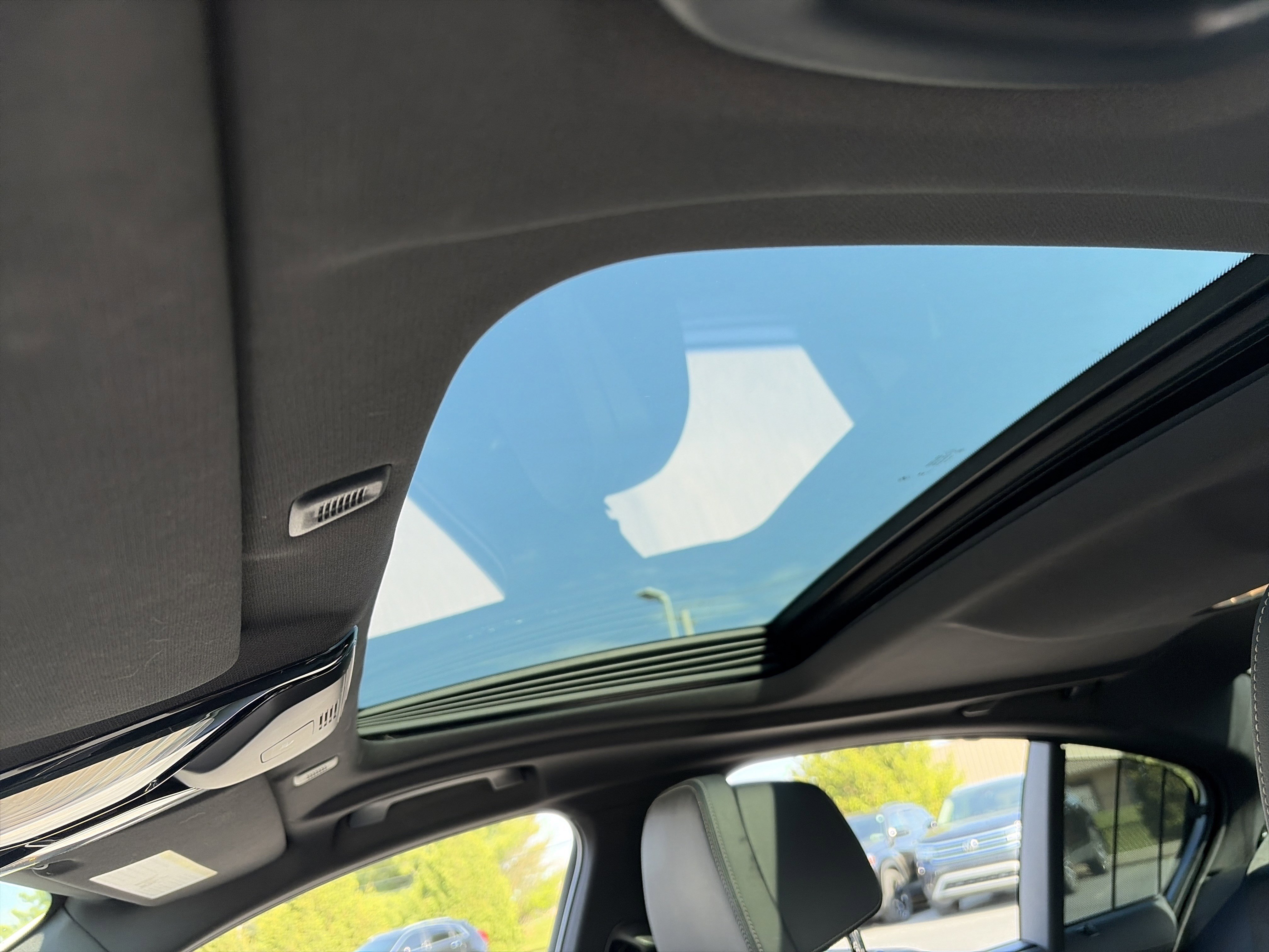 Used 2023 BMW M550i xDrive w/ Executive Package AWD/4WD image 29