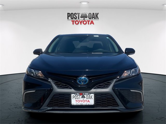 Used 2022 Toyota Camry SE image 2