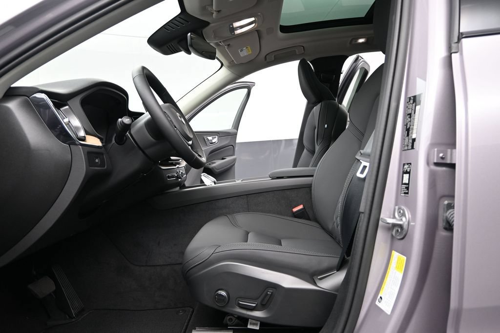 New 2026 Volvo XC60 B5 Core w/ Climate Package AWD/4WD image 21