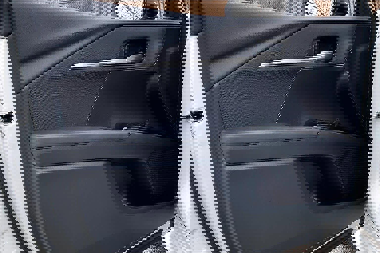 Used 2025 Toyota Camry LE w/ Convenience Package image 21