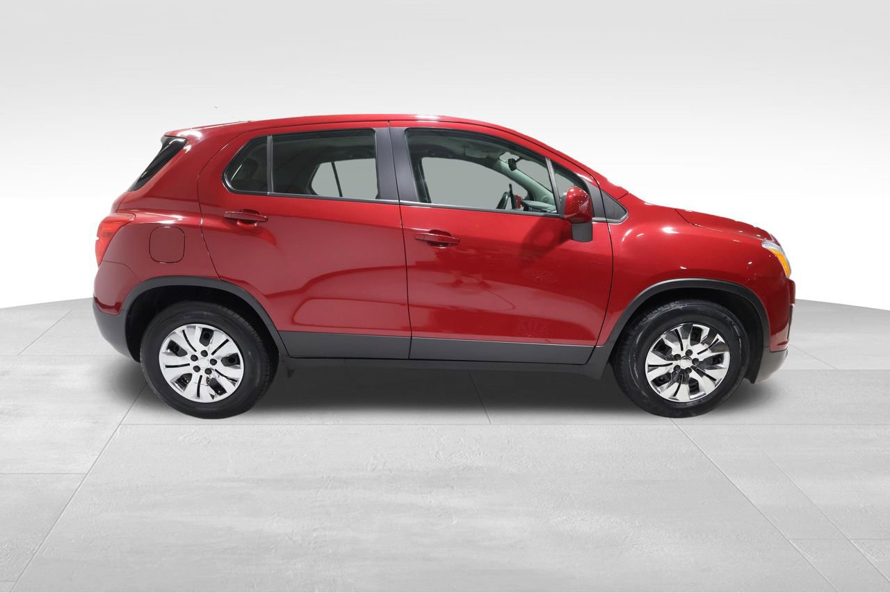 Used 2015 Chevrolet Trax LS w/ LPO, Cargo Package image 4