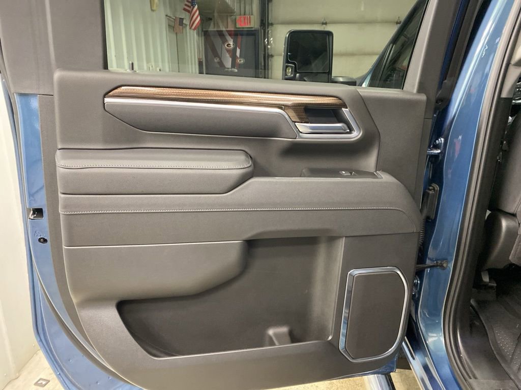 Used 2025 Chevrolet Silverado 3500 LT w/ All Star Edition image 28