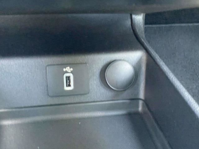 Used 2018 Ford Fusion SE w/ Fusion SE Technology Package FWD image 27