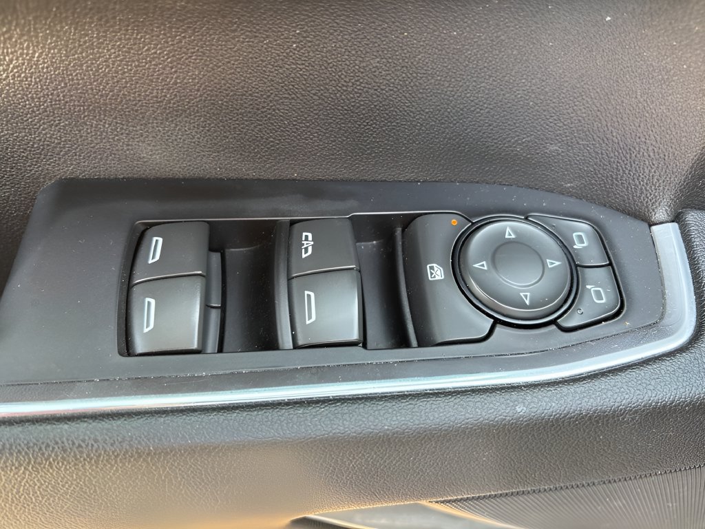 Used 2023 Chevrolet Silverado 1500 LT AWD/4WD image 42