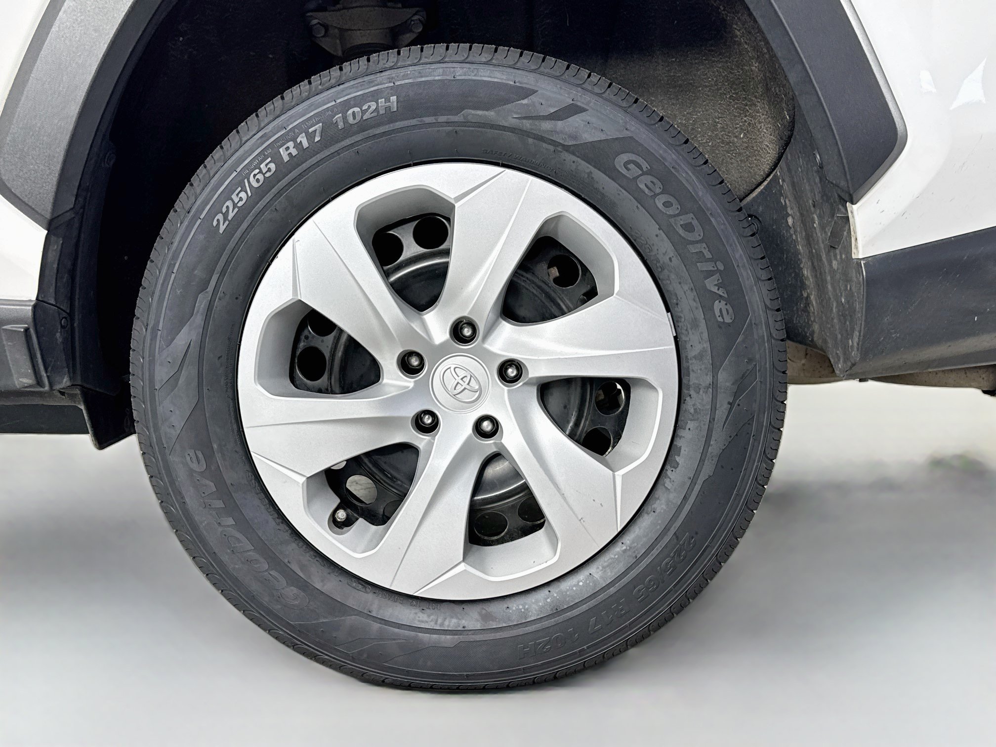 Certified 2025 Toyota RAV4 LE AWD/4WD image 30