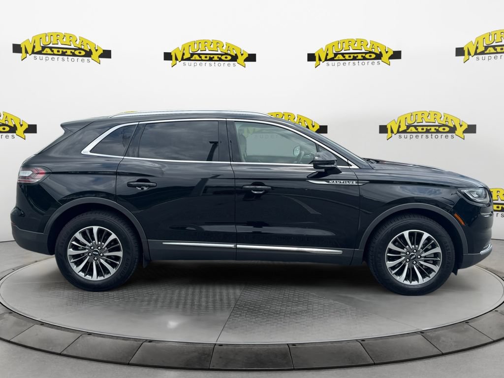 Used 2022 Lincoln Nautilus FWD w/ Premium Package image 6